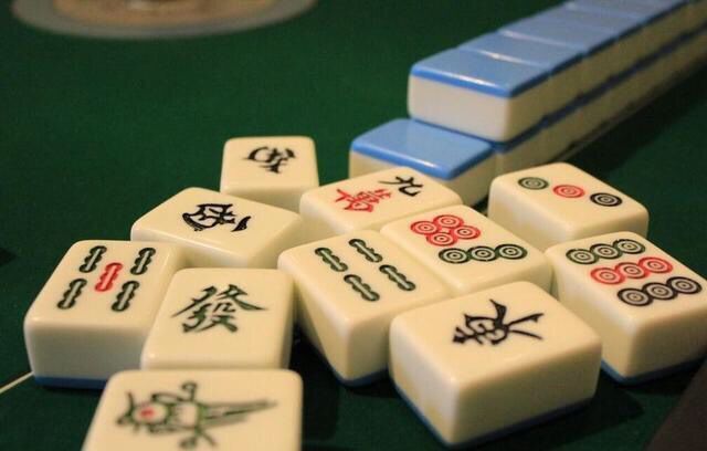 温州麻将必胜技巧之怎样猜牌和算牌
